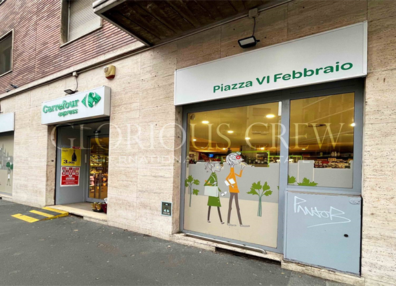 Shop  Piazza Sei Febbraio, Milano