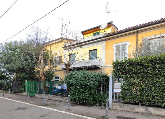 Villa  Via Lincoln, Milano